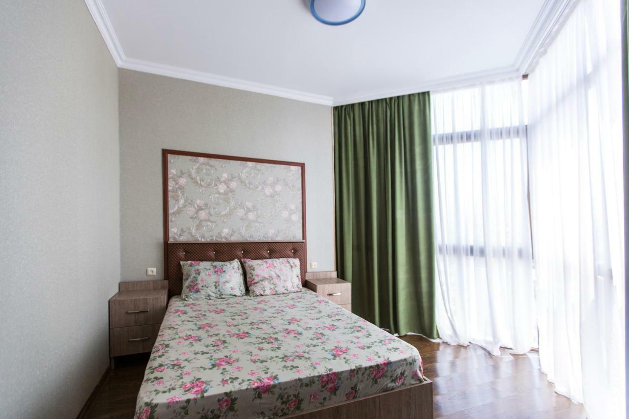 Apartament On Rustaveli Batumi Luaran gambar